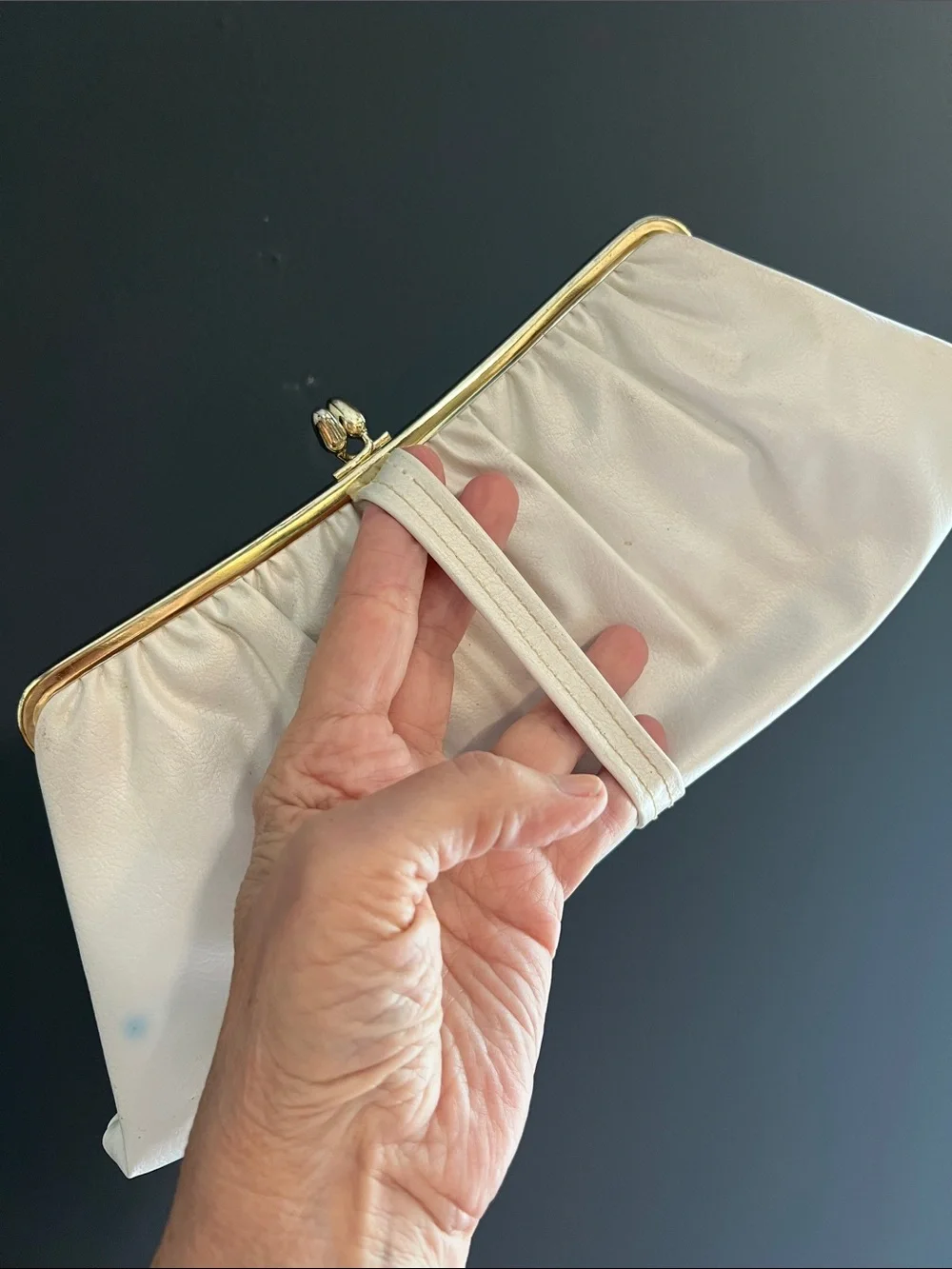 Vintage Creamy white vinyl Frame-Top kiss closure Evening Clutch